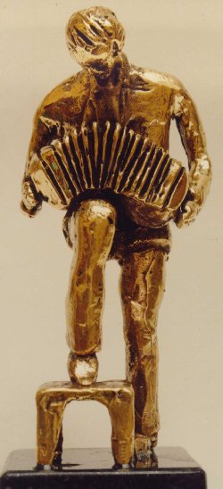 Adi�s Nonino , bronce, alt. 14 cm., 1991.